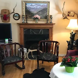  Bed & Breakfast Holiday Lodge Bed And Breakfast Canada